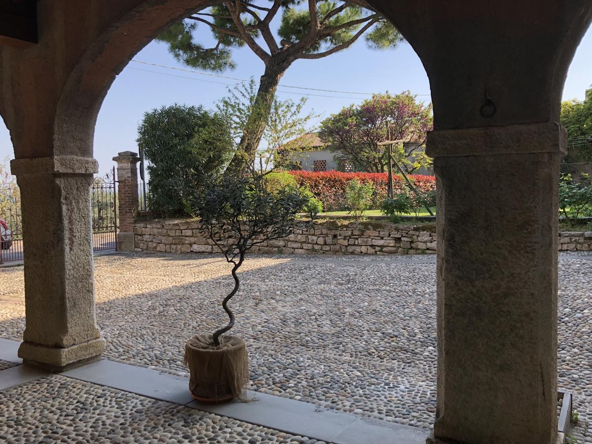 Agrigturismo Monte Cicogna Farm stay Moniga del Garda